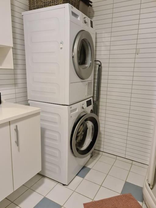 Koselig Og Moderne Leilighet, Meget Sentralt I Narvik Med Gratis Parkering! Buitenkant foto