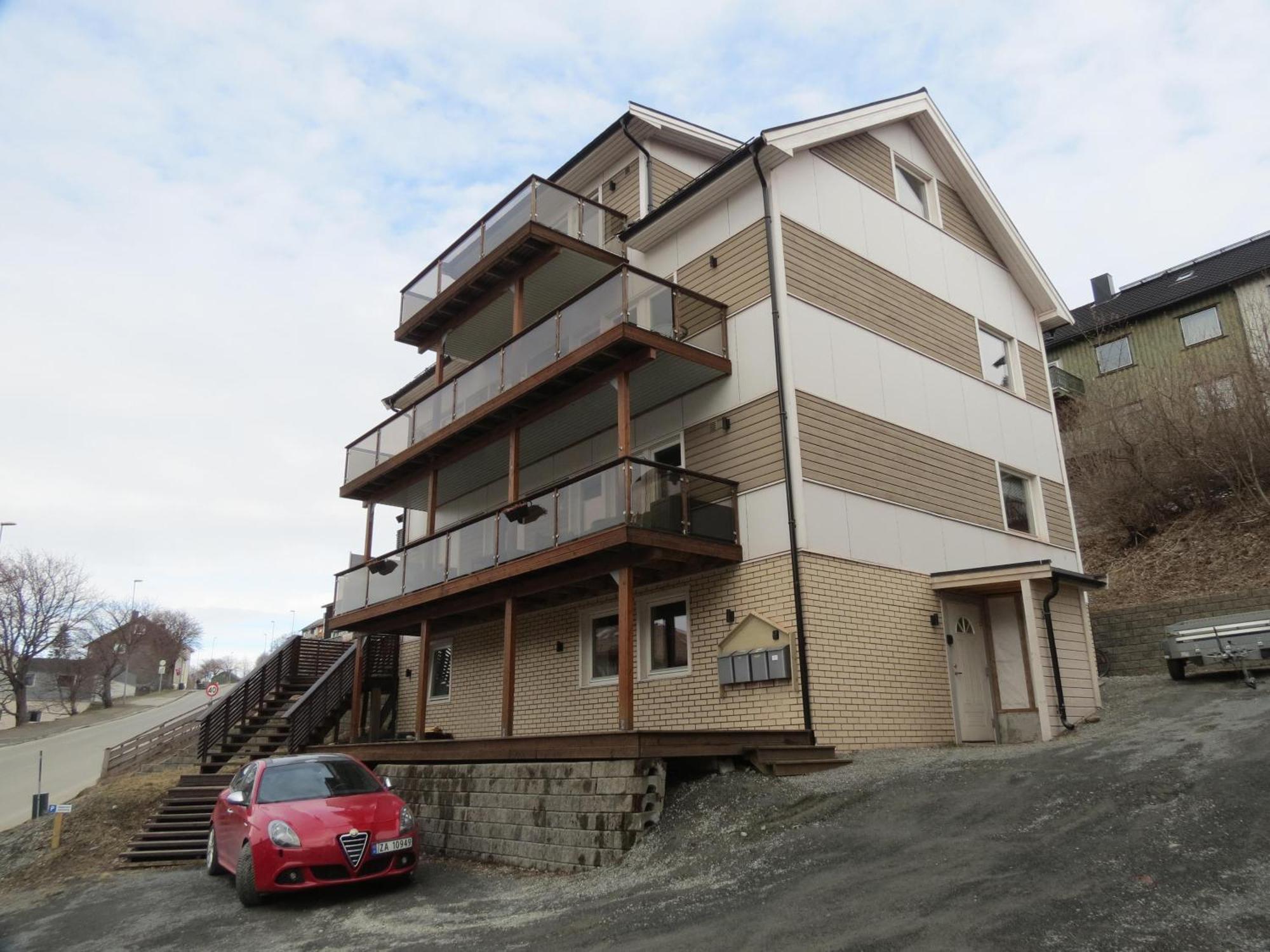 Koselig Og Moderne Leilighet, Meget Sentralt I Narvik Med Gratis Parkering! Buitenkant foto
