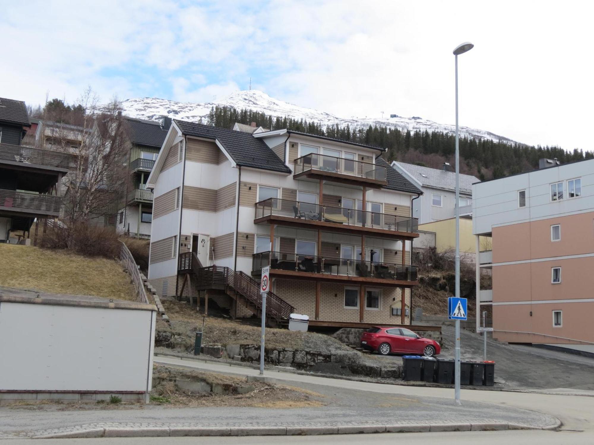 Koselig Og Moderne Leilighet, Meget Sentralt I Narvik Med Gratis Parkering! Buitenkant foto